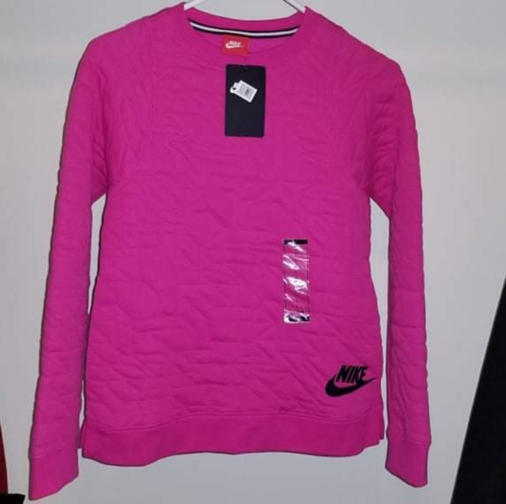 Nike sweater with pocket